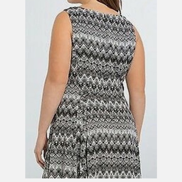 Torrid Sleeveless Chevron Deco Geometric Swing Mini Dress Tunic Stretch 18 - Picture 8 of 8
